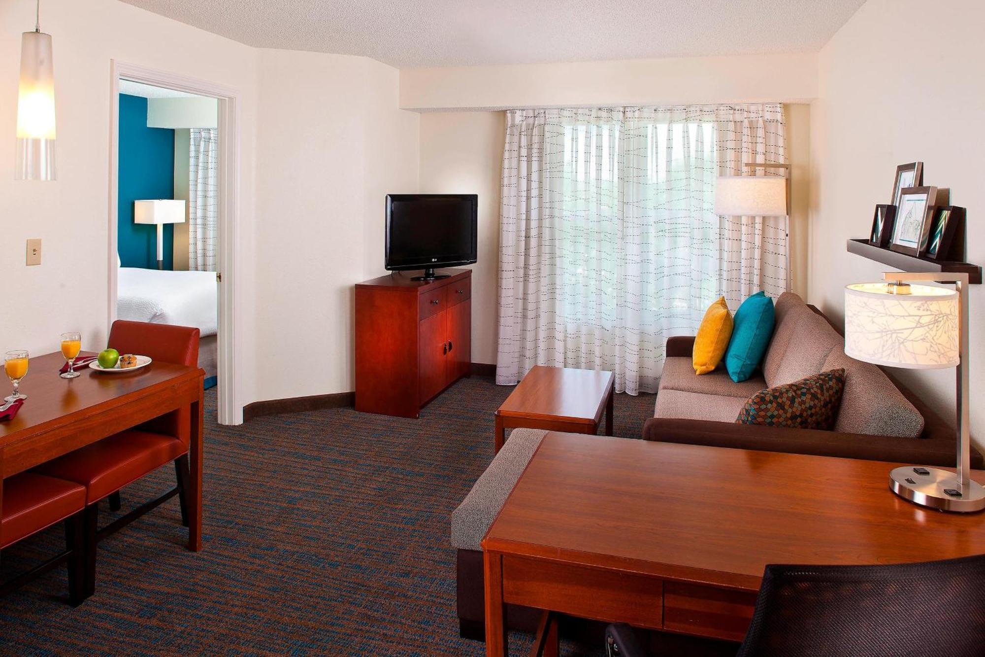 Baton Rouge South Hotel
