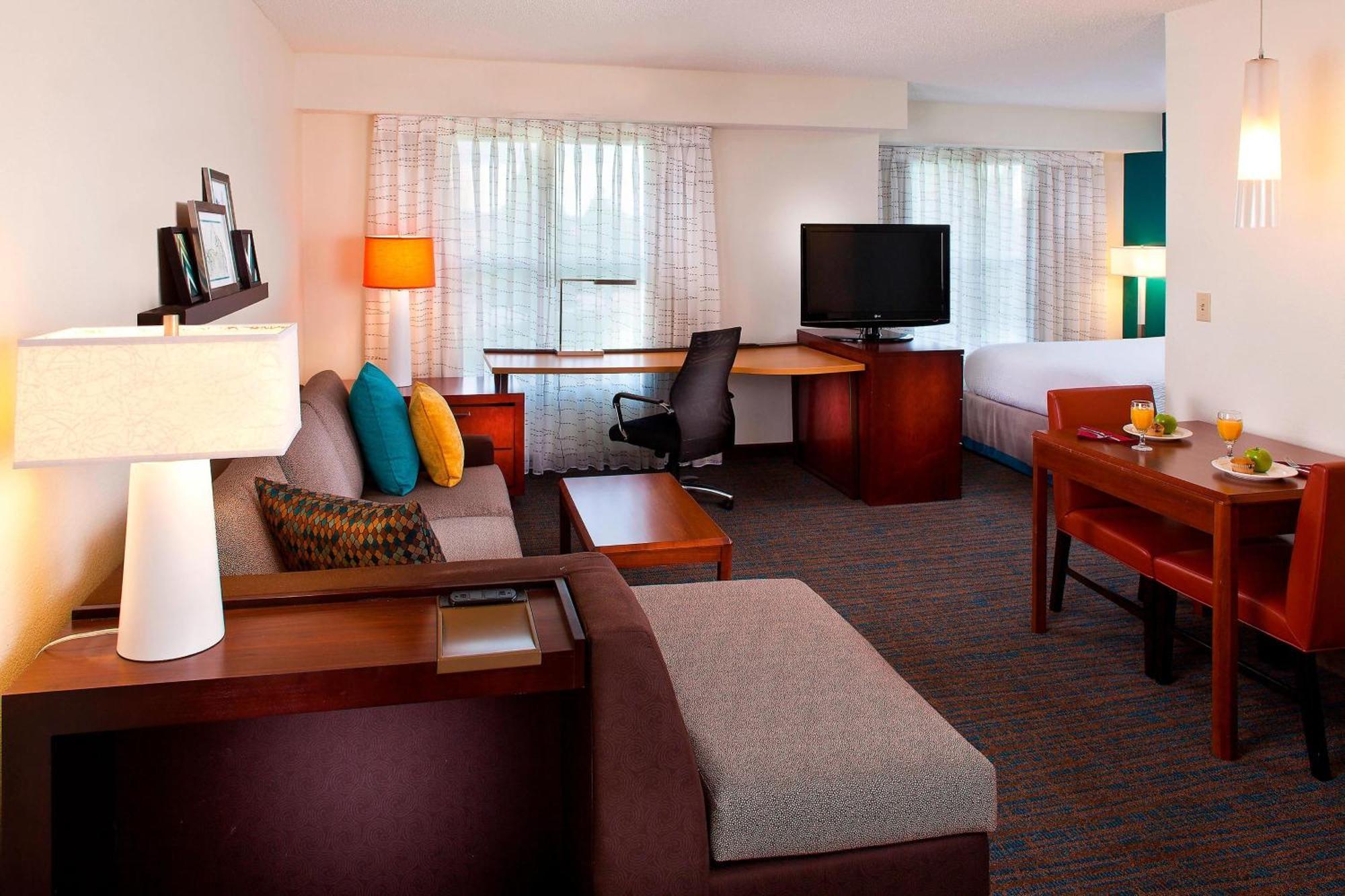 Baton Rouge South Hotel 3*
